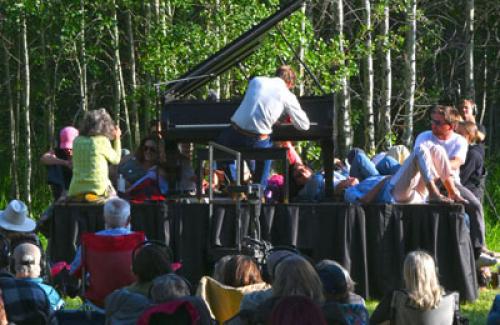 Picture of Hunter Noak with IN A LANDSCAPE performing